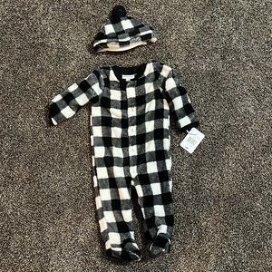 NWT Emporio Baby 6-9 months black and white Buffalo plaid fleece footie pajamas